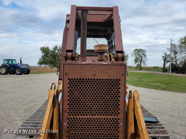 image for item EA2689 1988 Case 1155E track loader