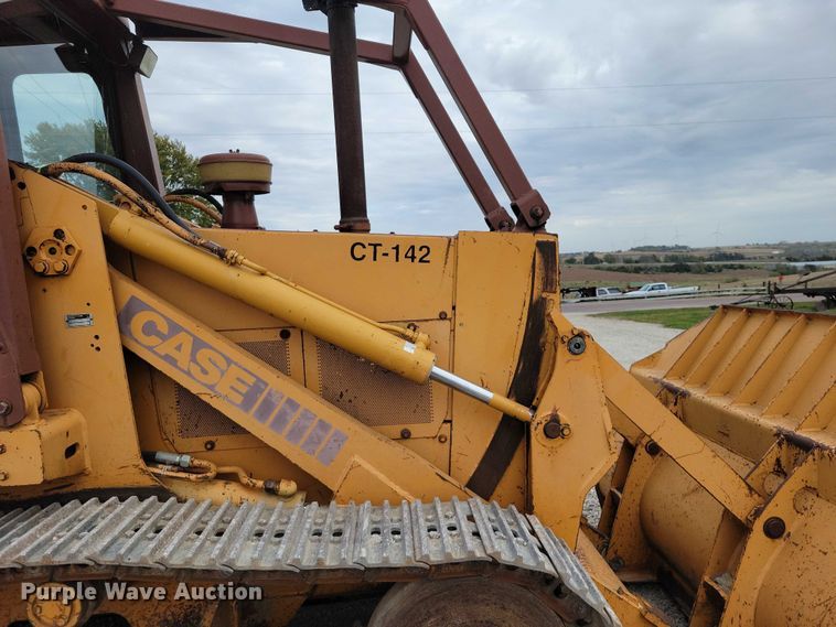 image for item EA2689 1988 Case 1155E track loader
