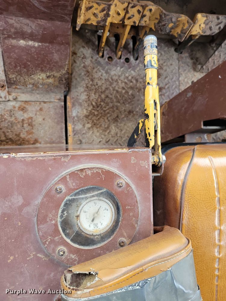 image for item EA2689 1988 Case 1155E track loader