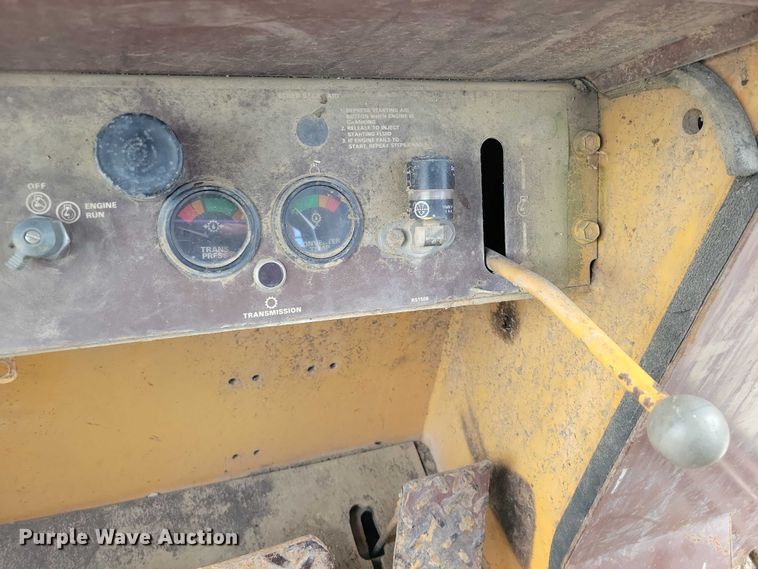 image for item EA2689 1988 Case 1155E track loader