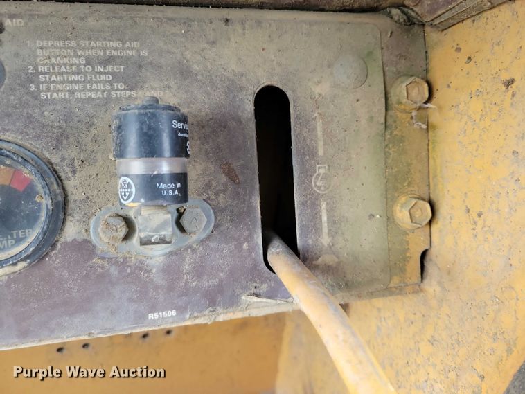 image for item EA2689 1988 Case 1155E track loader