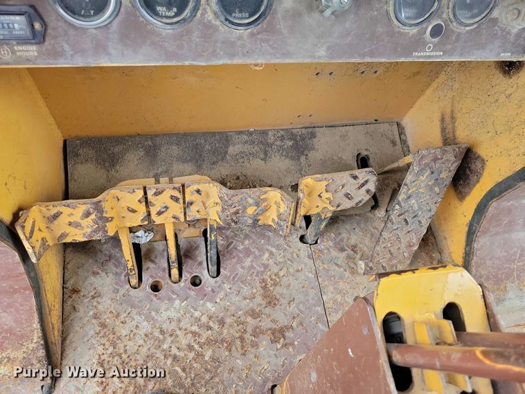 image for item EA2689 1988 Case 1155E track loader