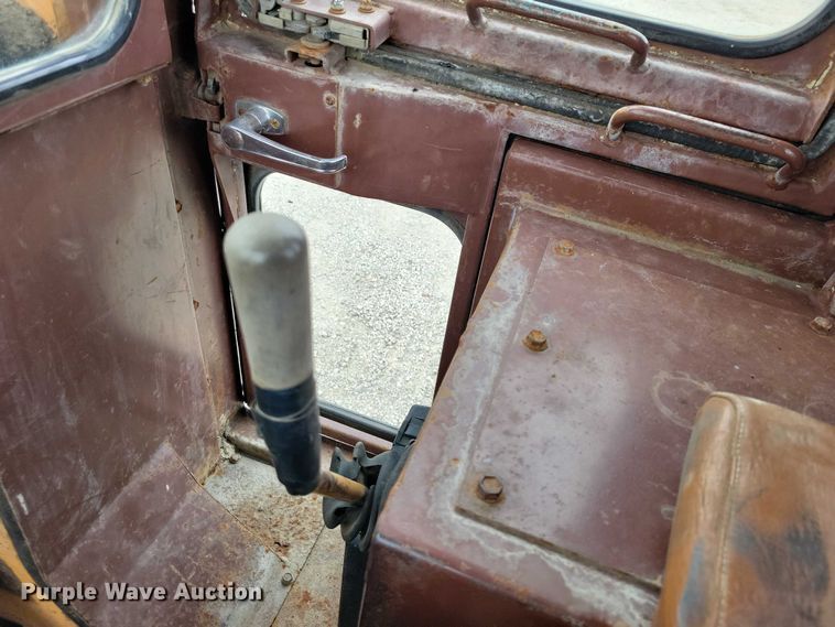 image for item EA2689 1988 Case 1155E track loader