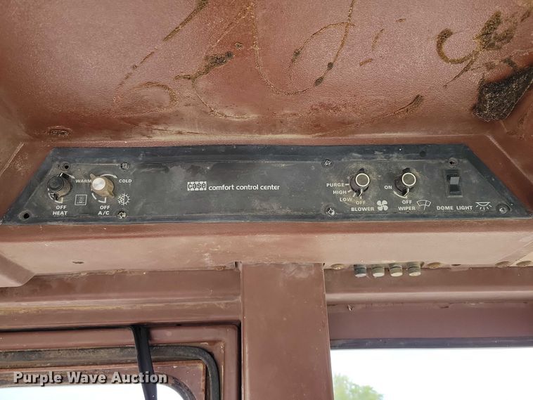 image for item EA2689 1988 Case 1155E track loader