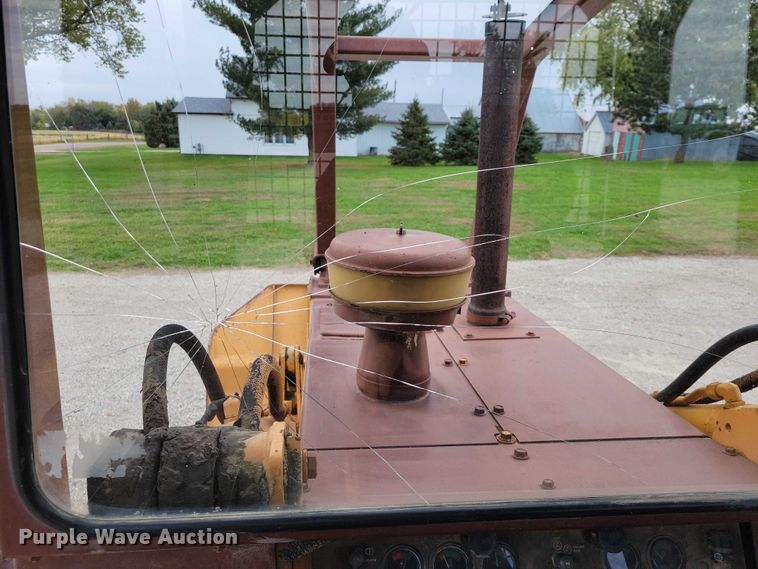 image for item EA2689 1988 Case 1155E track loader