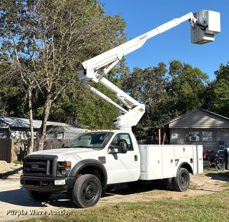 image for item EA6990 2008 Ford F550 Super Duty bucket truck