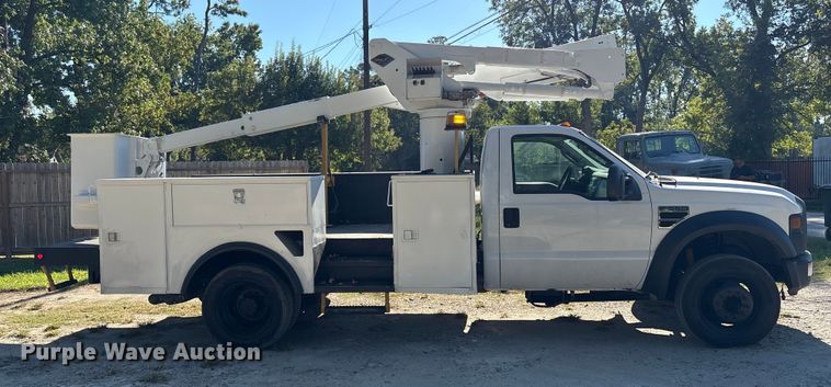 image for item EA6990 2008 Ford F550 Super Duty bucket truck