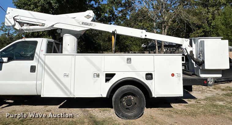 image for item EA6990 2008 Ford F550 Super Duty bucket truck