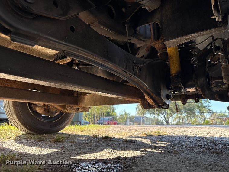 image for item EA6990 2008 Ford F550 Super Duty bucket truck