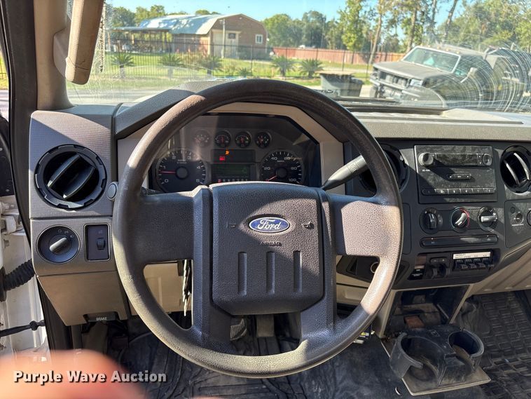 image for item EA6990 2008 Ford F550 Super Duty bucket truck