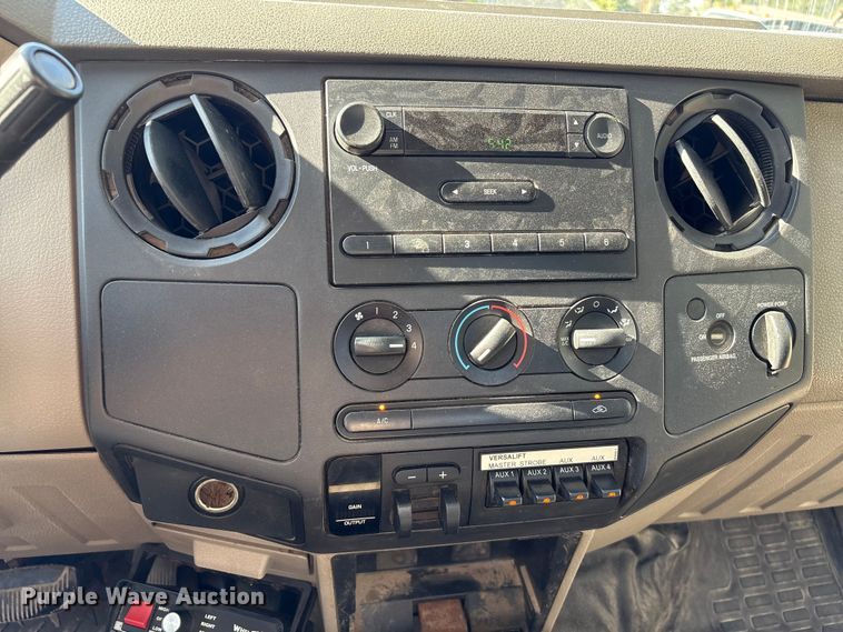 image for item EA6990 2008 Ford F550 Super Duty bucket truck