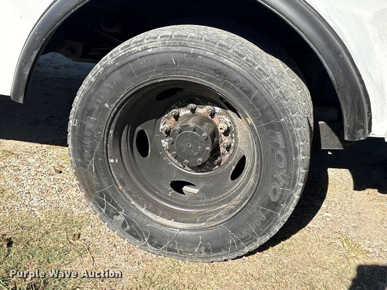 image for item EA6990 2008 Ford F550 Super Duty bucket truck