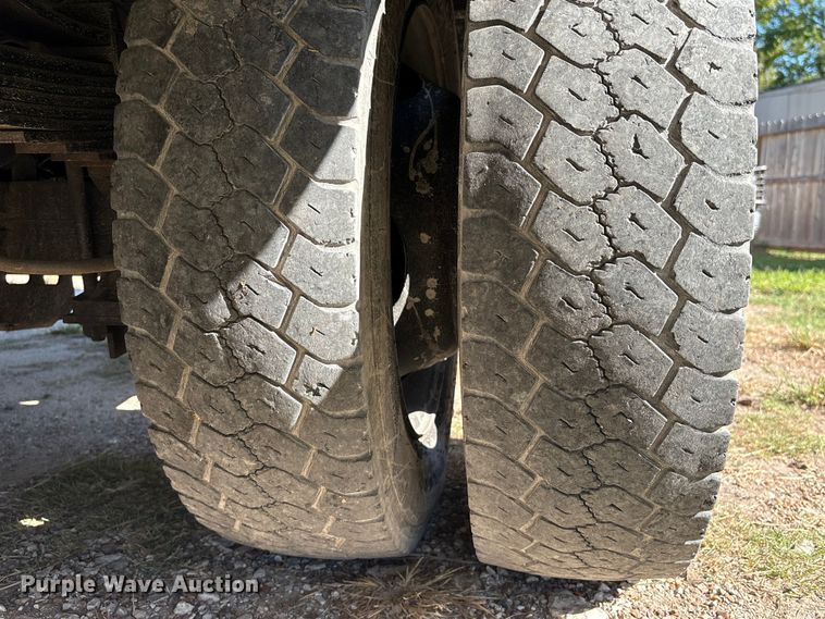 image for item EA6990 2008 Ford F550 Super Duty bucket truck