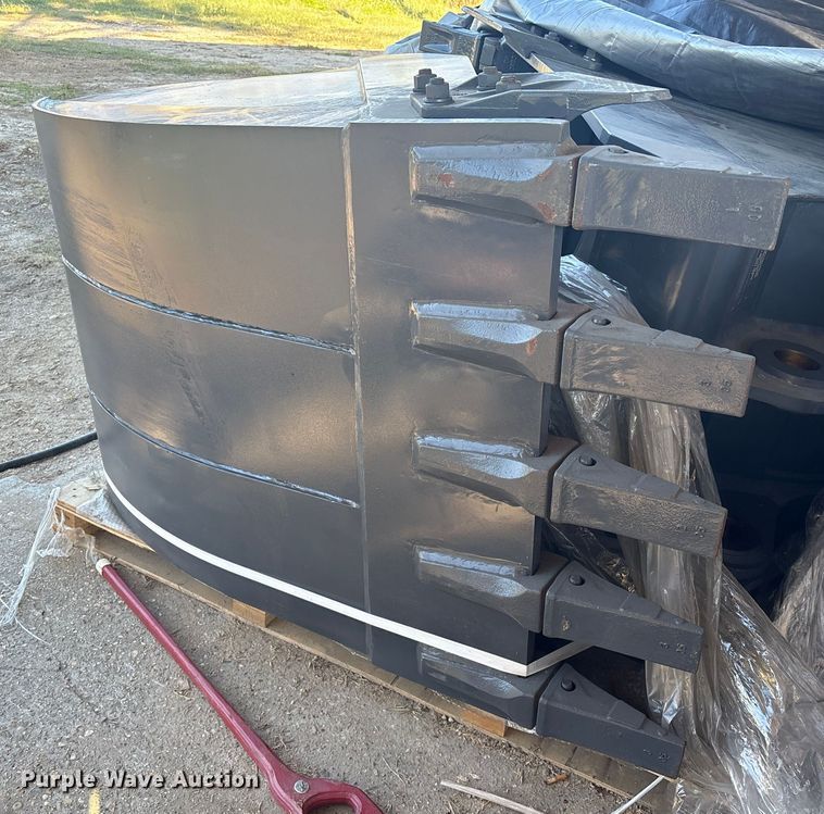 image for item EA7017 Smart Charm SCGB200-CAT320D-42gp excavator bucket