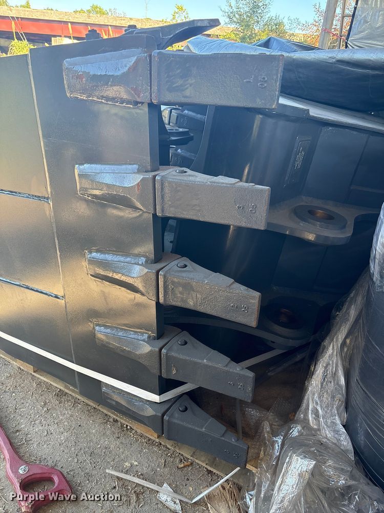 image for item EA7017 Smart Charm SCGB200-CAT320D-42gp excavator bucket