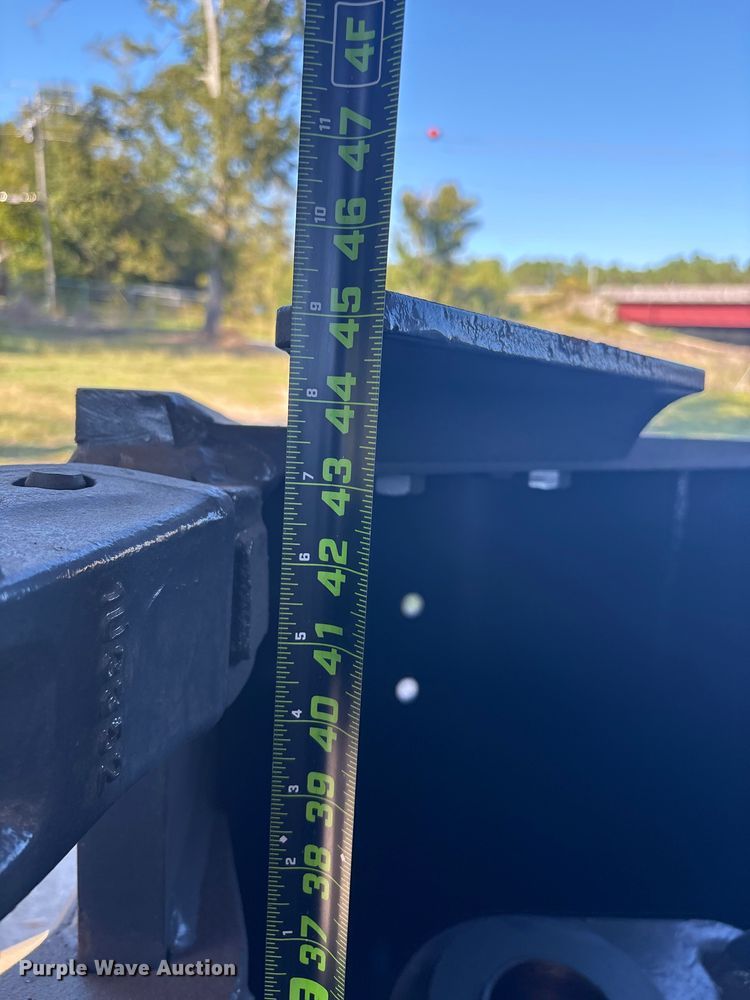 image for item EA7017 Smart Charm SCGB200-CAT320D-42gp excavator bucket