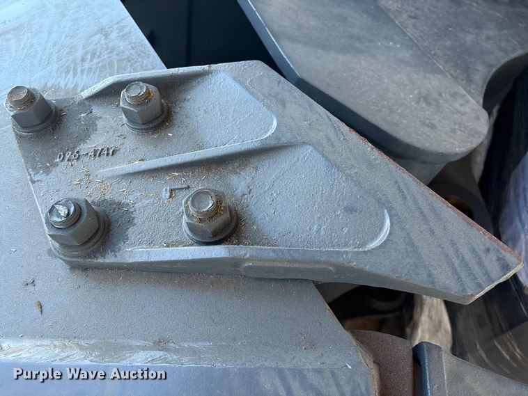 image for item EA7017 Smart Charm SCGB200-CAT320D-42gp excavator bucket