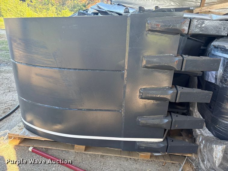 image for item EA7017 Smart Charm SCGB200-CAT320D-42gp excavator bucket