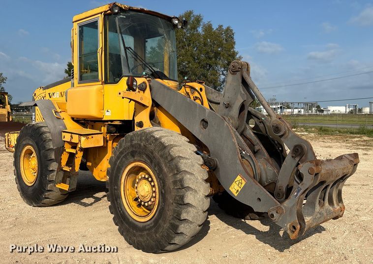 image for item EA7018 2006 Volvo L70E wheel loader
