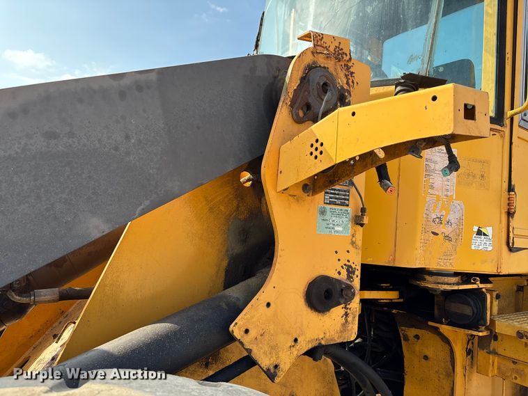 image for item EA7018 2006 Volvo L70E wheel loader