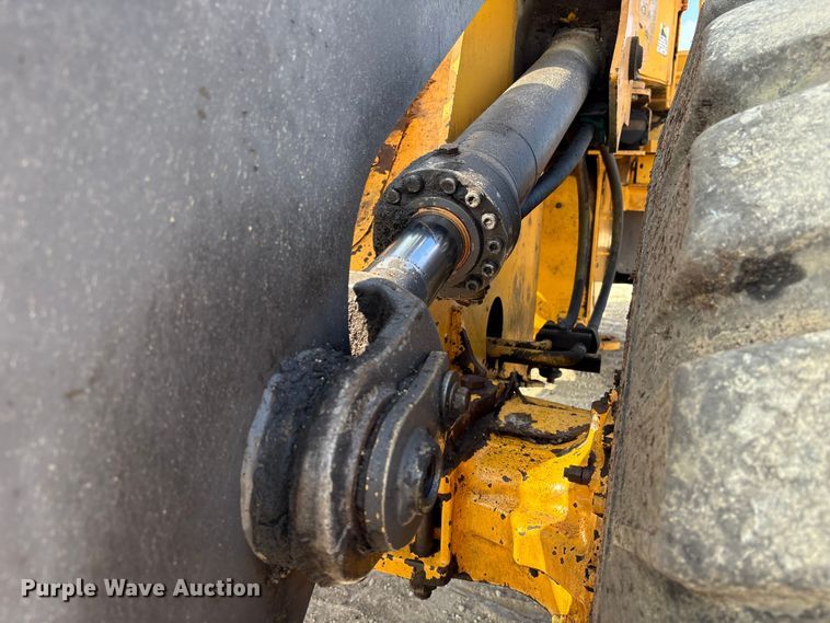 image for item EA7018 2006 Volvo L70E wheel loader