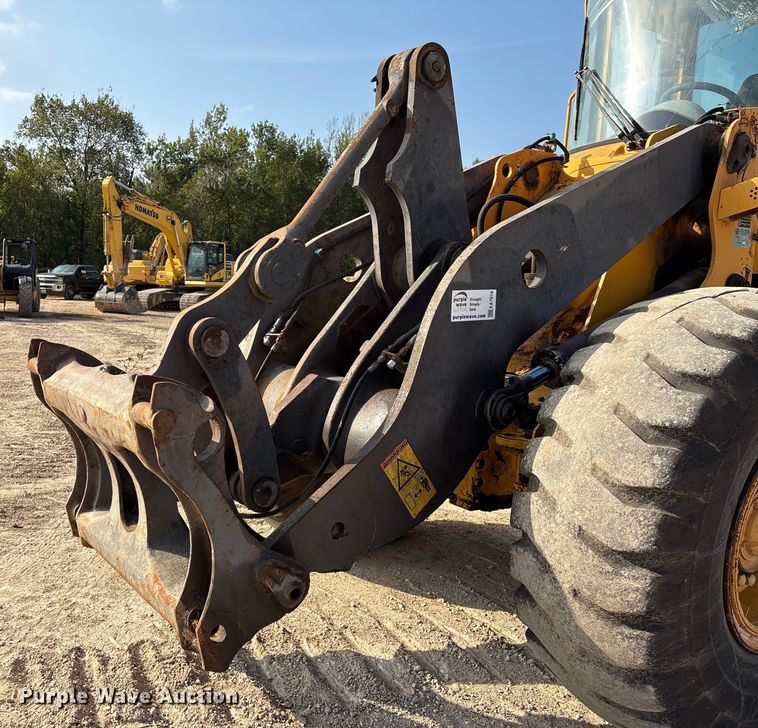 image for item EA7018 2006 Volvo L70E wheel loader