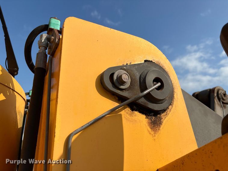 image for item EA7018 2006 Volvo L70E wheel loader