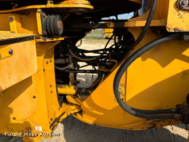 image for item EA7018 2006 Volvo L70E wheel loader