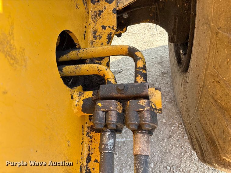 image for item EA7018 2006 Volvo L70E wheel loader