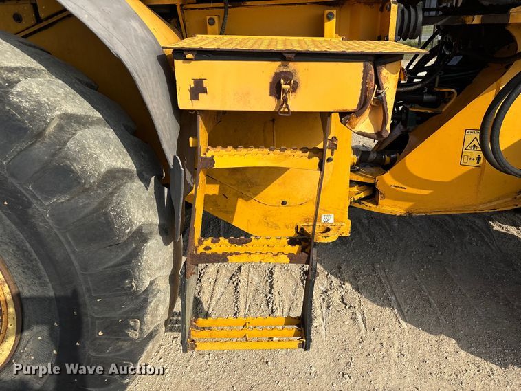 image for item EA7018 2006 Volvo L70E wheel loader