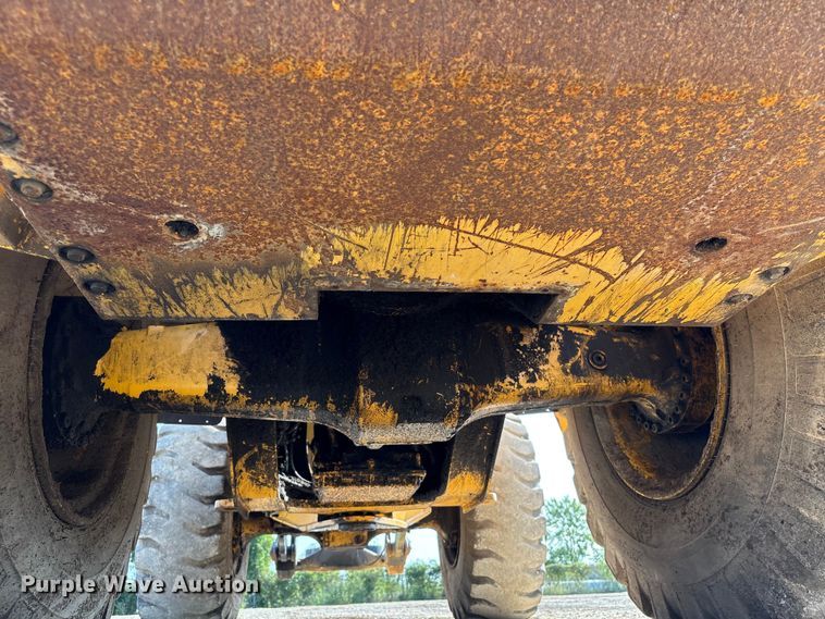 image for item EA7018 2006 Volvo L70E wheel loader