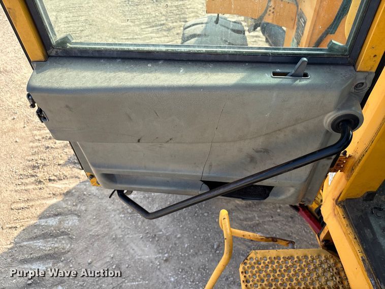 image for item EA7018 2006 Volvo L70E wheel loader