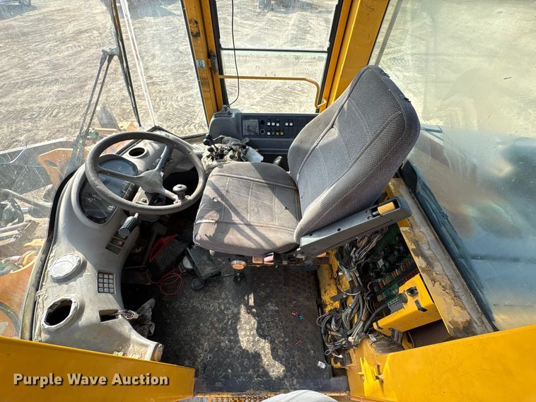 image for item EA7018 2006 Volvo L70E wheel loader