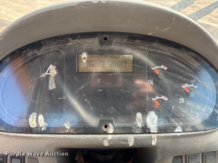 image for item EA7018 2006 Volvo L70E wheel loader