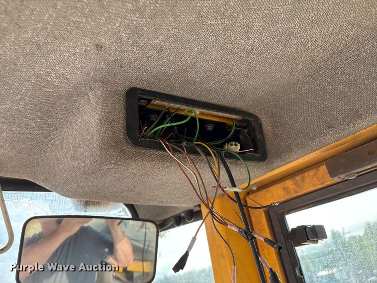 image for item EA7018 2006 Volvo L70E wheel loader