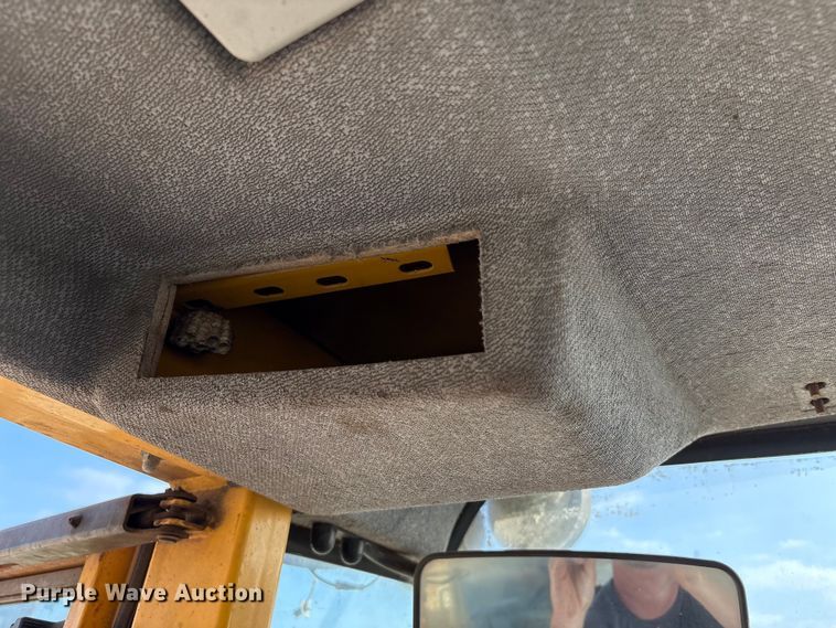 image for item EA7018 2006 Volvo L70E wheel loader