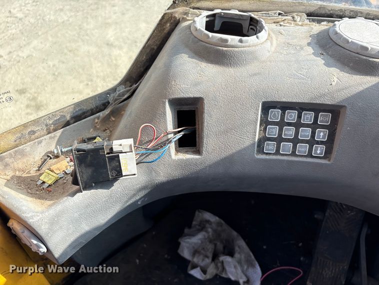 image for item EA7018 2006 Volvo L70E wheel loader