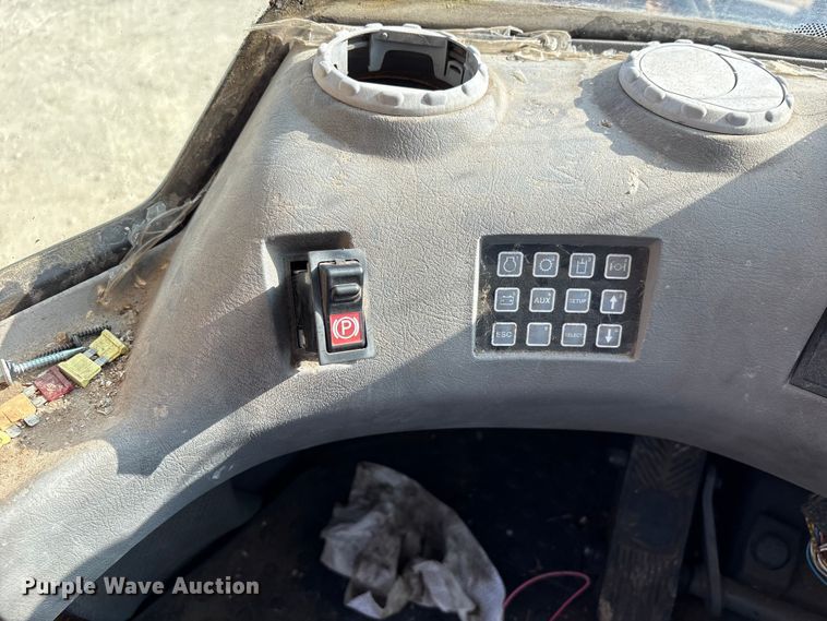 image for item EA7018 2006 Volvo L70E wheel loader