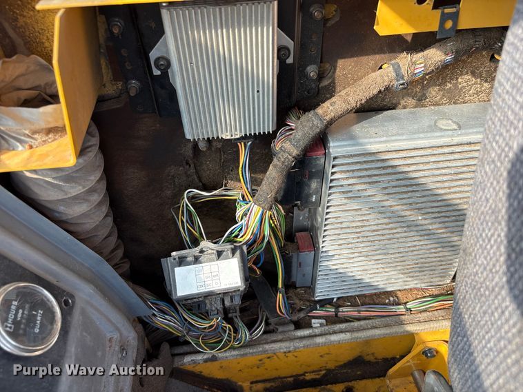 image for item EA7018 2006 Volvo L70E wheel loader