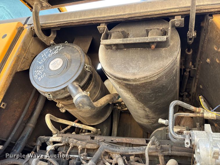 image for item EA7018 2006 Volvo L70E wheel loader