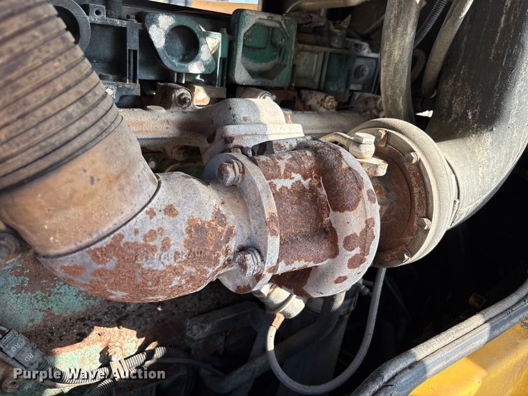 image for item EA7018 2006 Volvo L70E wheel loader