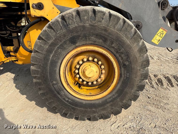 image for item EA7018 2006 Volvo L70E wheel loader