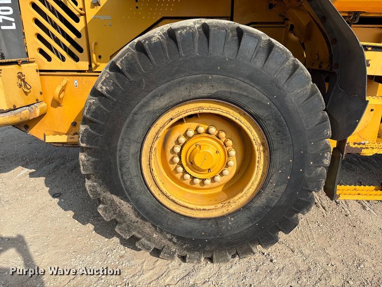 image for item EA7018 2006 Volvo L70E wheel loader