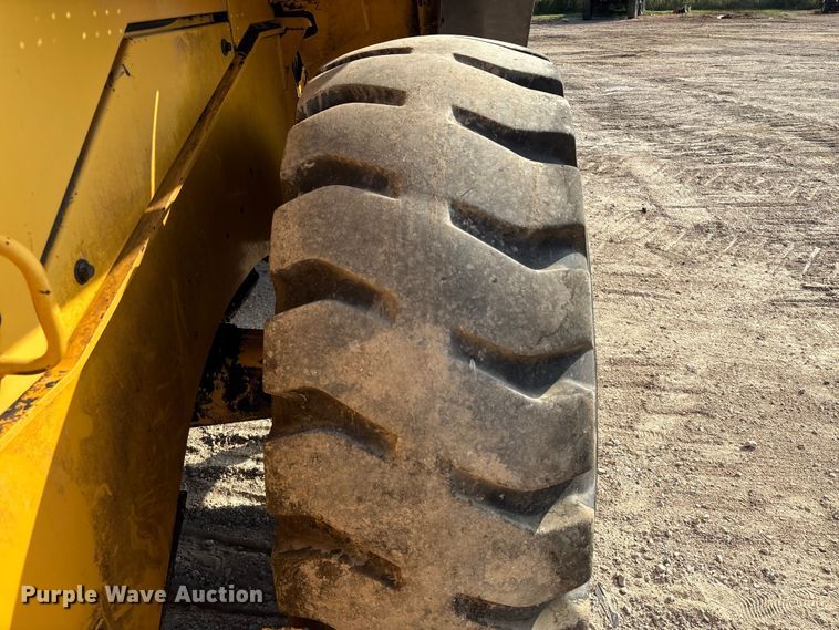 image for item EA7018 2006 Volvo L70E wheel loader