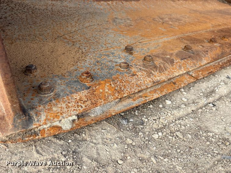 image for item EA7019 Volvo 82602 loader bucket