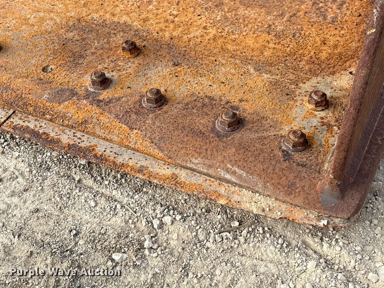 image for item EA7019 Volvo 82602 loader bucket