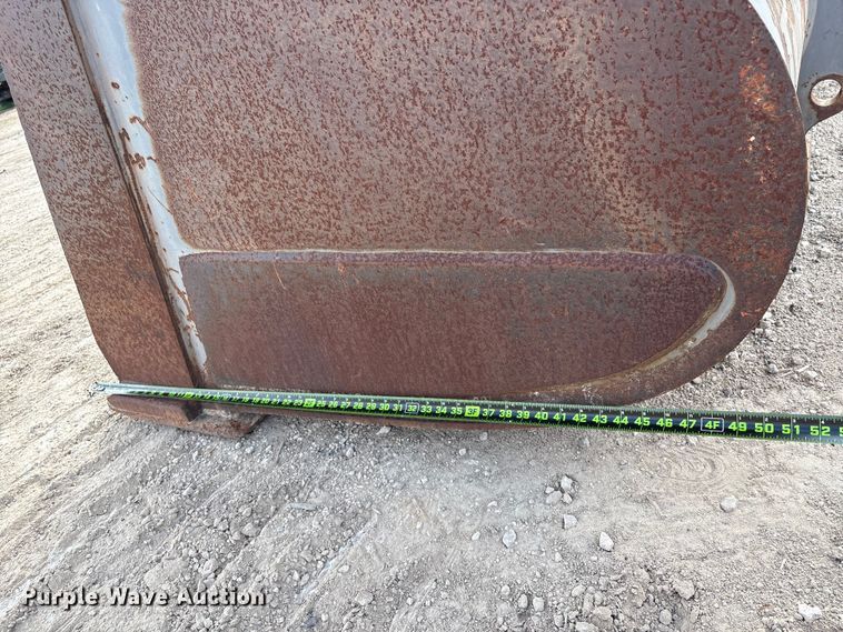 image for item EA7019 Volvo 82602 loader bucket