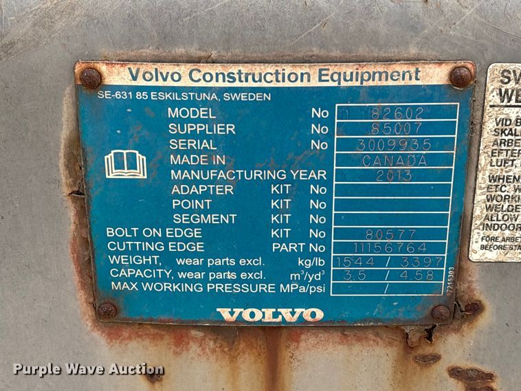 image for item EA7019 Volvo 82602 loader bucket