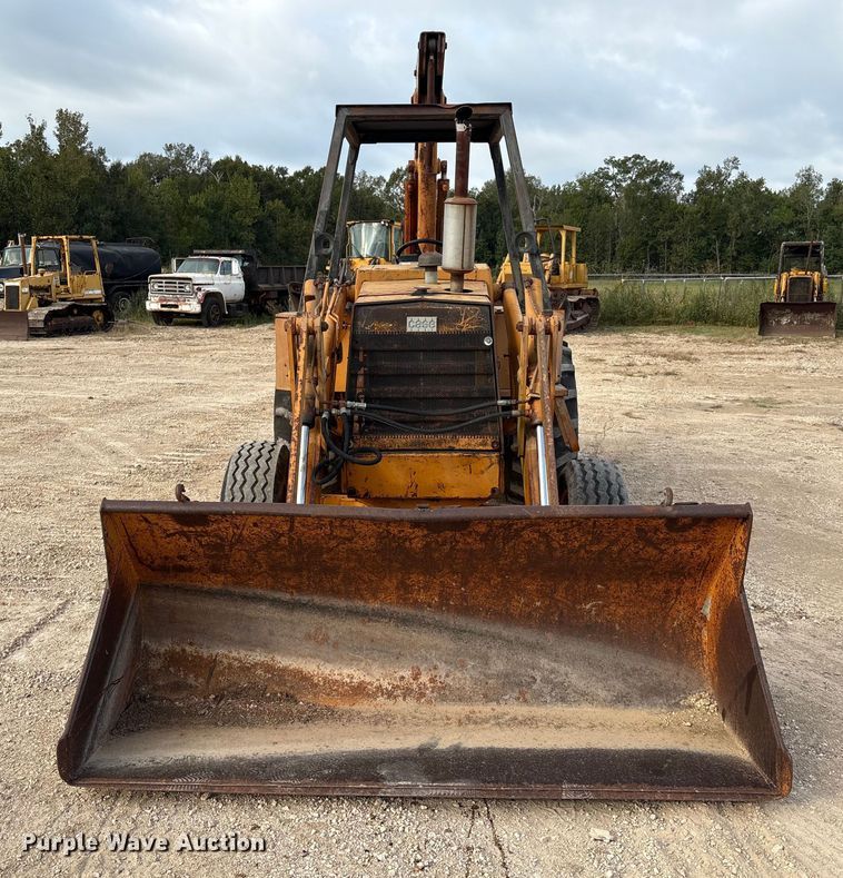 image for item EA7020 1978 Case 580C backhoe