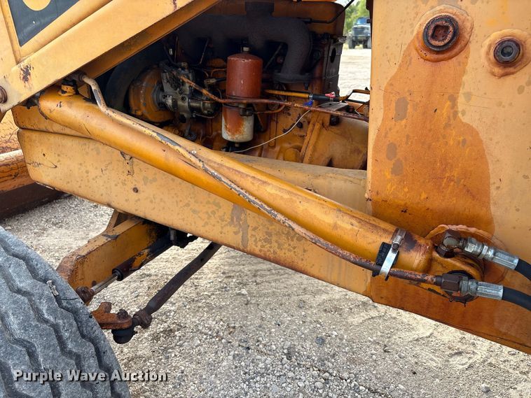 image for item EA7020 1978 Case 580C backhoe